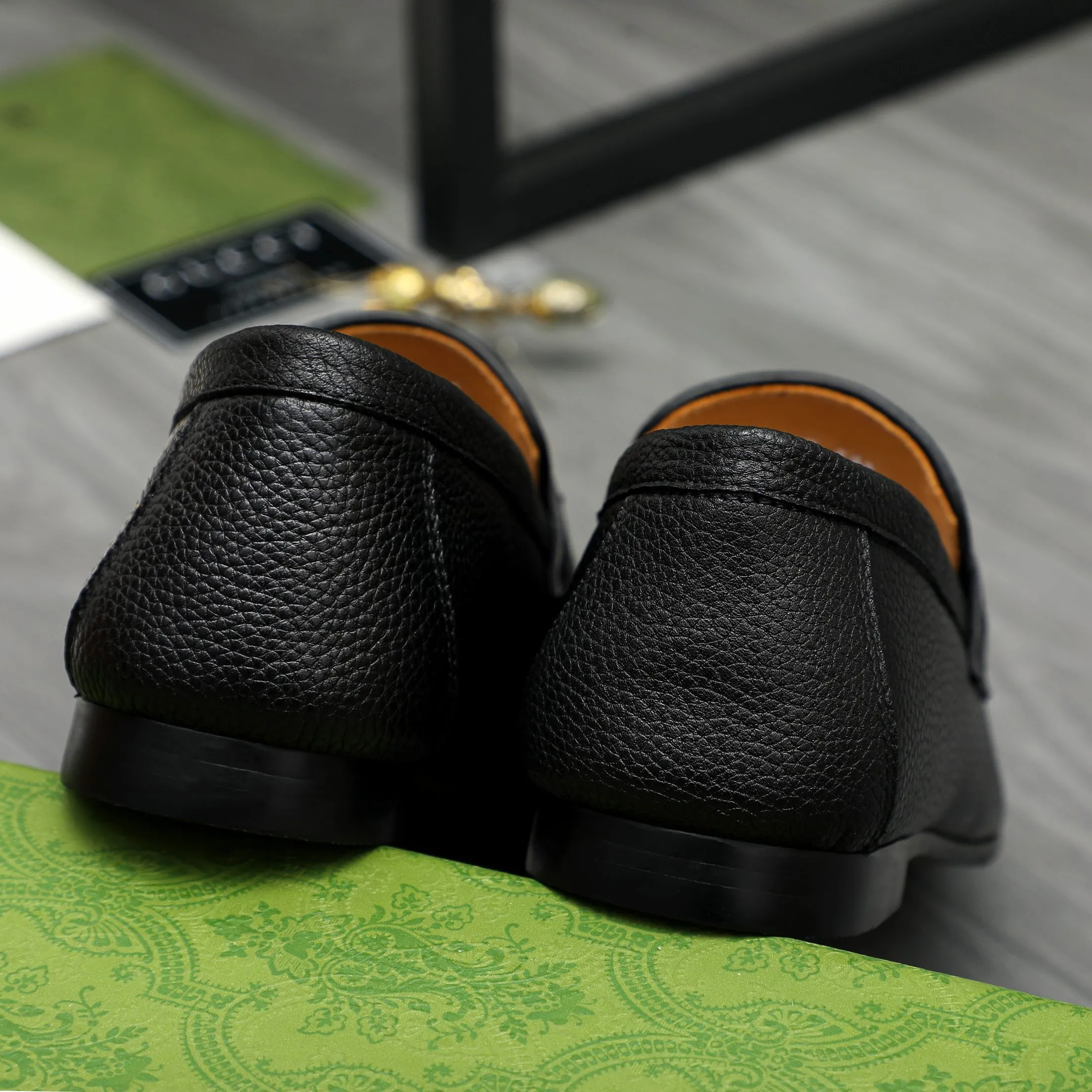 Men's shoes 💰500 Product trademark: GUCCI "Gucci" business slip-on leather shoes Regular size: 38-44 (37.45.46 custom-made, non-refundable) Product materials: Selected pebbled cowhide upper, cowhide insole, original outsole